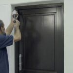 Renueva tu hogar: Cómo cambiar un marco de puerta exterior fácilmente
